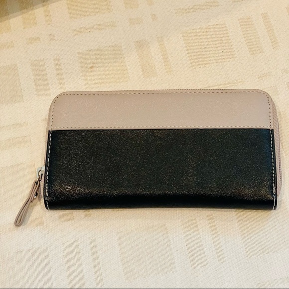Nine West Wallet - Picture 4 of 10